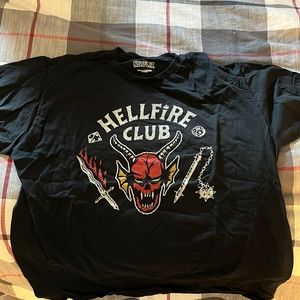 Stranger things shirt XL